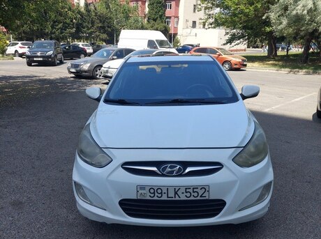 Hyundai Accent 2012