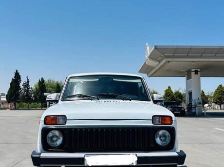 LADA (VAZ) Niva 2015