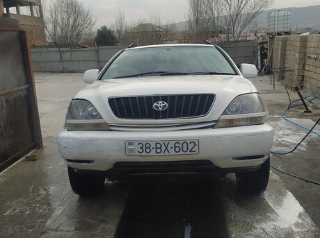 Toyota Harrier 2000