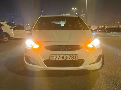 Hyundai Accent 2015