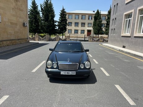 Mercedes E 240 1999