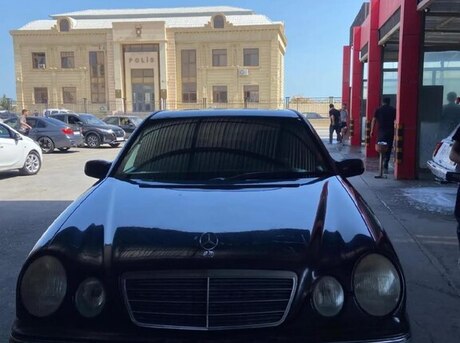 Mercedes E 270 2000