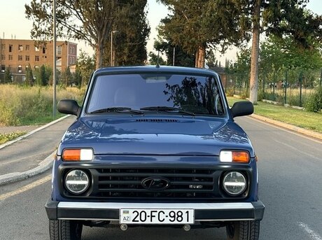 LADA (VAZ) Niva 2015