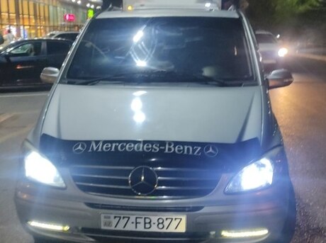 Mercedes Viano 2005