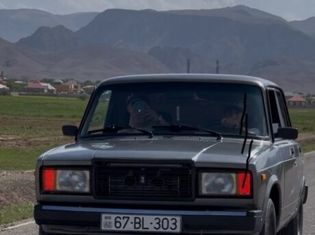 LADA (VAZ) 2107 2011