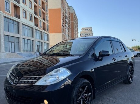 Nissan Tiida 2011