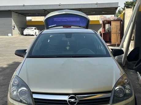Opel Astra 2004