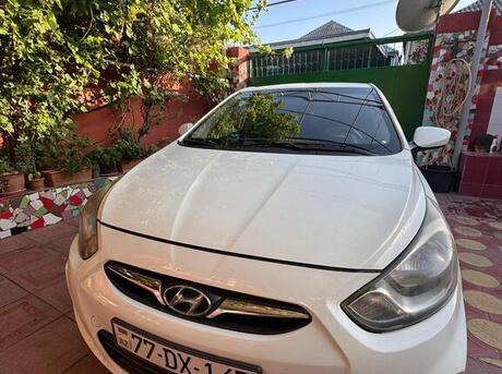Hyundai Accent 2013