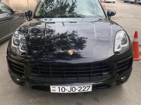 Porsche Macan S