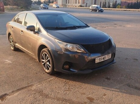 Toyota Avensis 2012