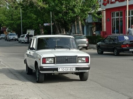 LADA (VAZ) 2107 2001