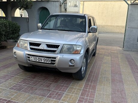 Mitsubishi Pajero 2003