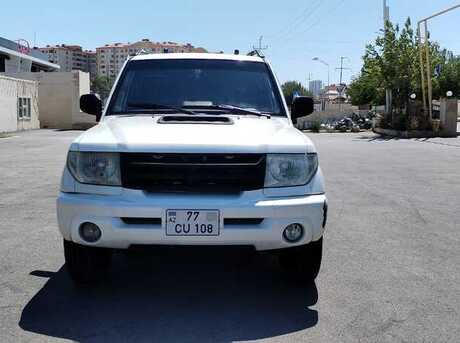 Mitsubishi Pajero io 2000