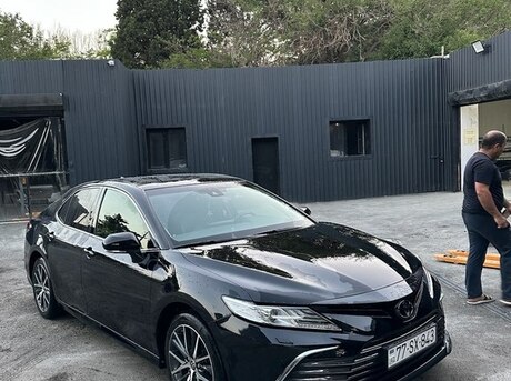 Toyota Camry 2021