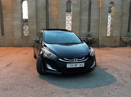 Hyundai Elantra 2012