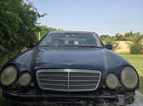 Mercedes E 220 d 2002