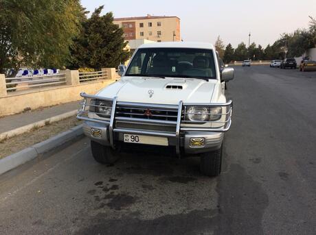 Mitsubishi Pajero 2000