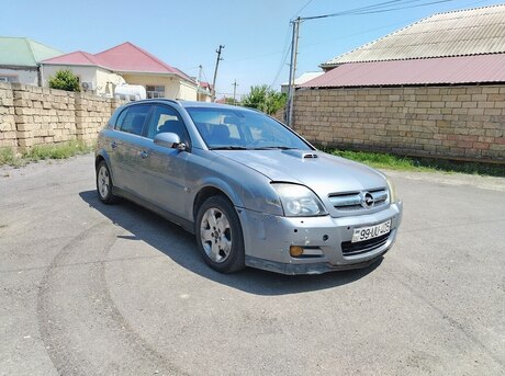 Opel Signum 2005