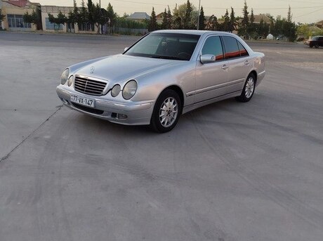 Mercedes E 220 d 2000
