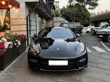 Porsche Panamera GTS