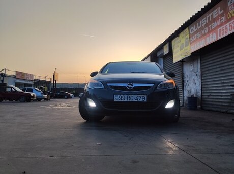 Opel Astra 2010