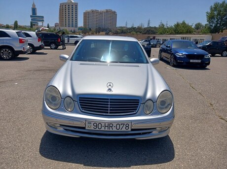 Mercedes E 240 2004