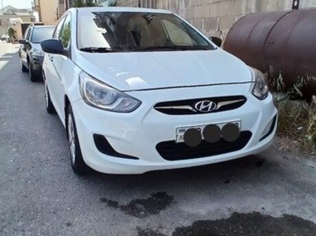 Hyundai Accent 2012