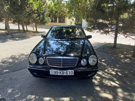 Mercedes E 220 d 2000