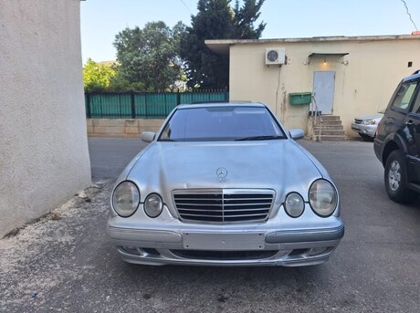 Mercedes E 220 d 2000