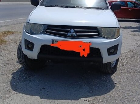 Mitsubishi L200 2011