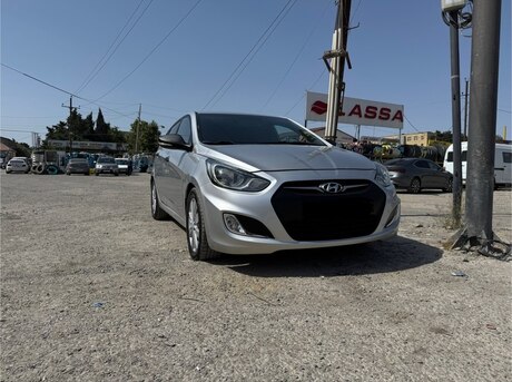 Hyundai Accent 2013
