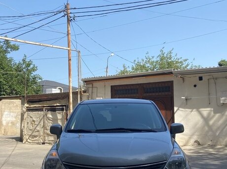 Nissan Tiida 2008