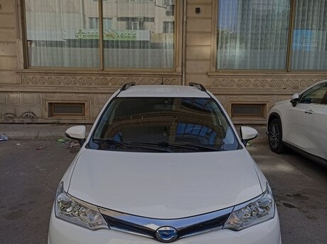 Toyota Corolla Fielder 2015