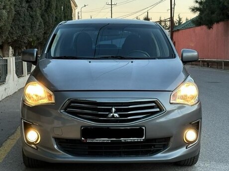 Mitsubishi Attrage 2015