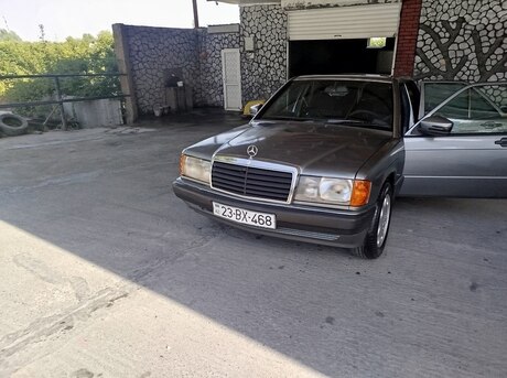Mercedes 190 1990