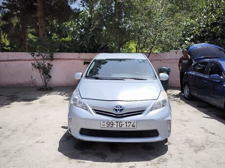 Toyota Prius V