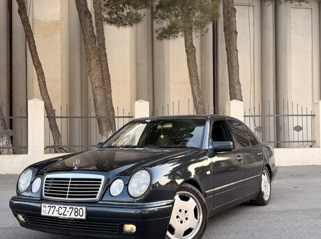 Mercedes E 240