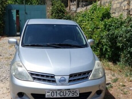 Nissan Tiida 2012