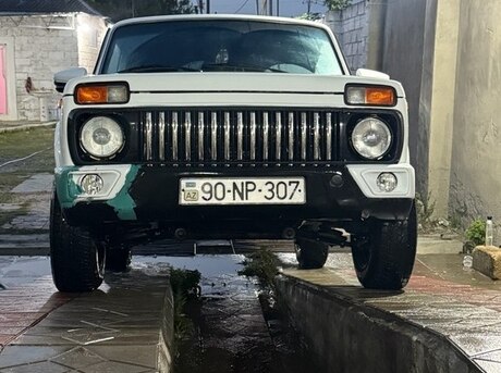 LADA (VAZ) Niva 2012