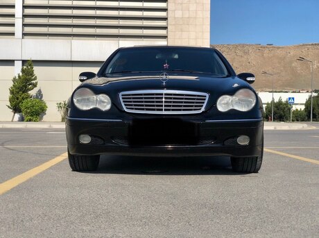 Mercedes C 200
