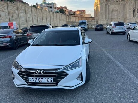 Hyundai Elantra 2019
