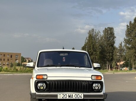 LADA (VAZ) Niva 2015