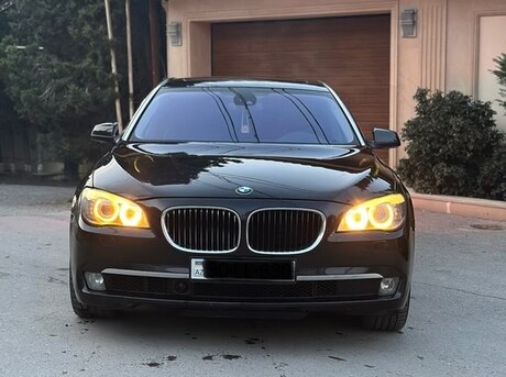 BMW 750 2009