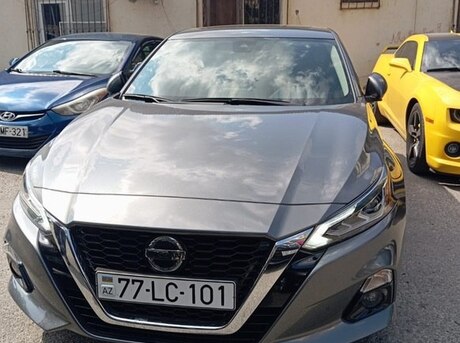Nissan Altima 2019