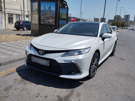 Toyota Camry 2021