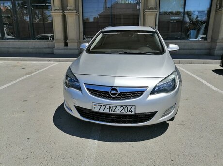 Opel Astra 2012