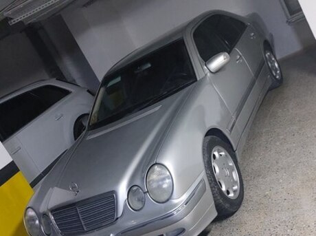 Mercedes E 220 d 2001