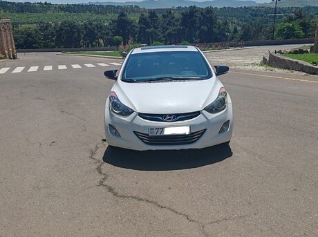 Hyundai Elantra 2012