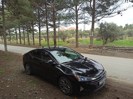 Hyundai Elantra 2019
