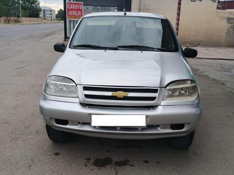 Chevrolet Niva 2004